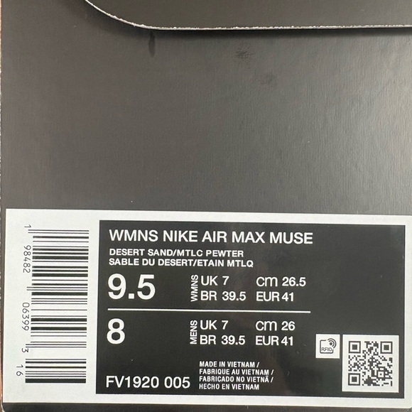 Nike Women's Sneakers - Picture 4 of 4